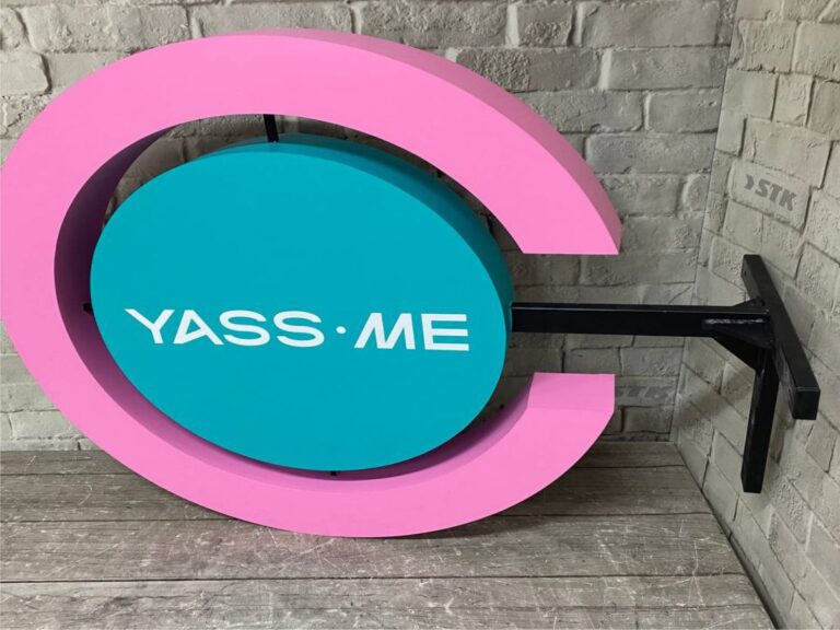 Торцевий двохсторонній лайтбокс Yass Me