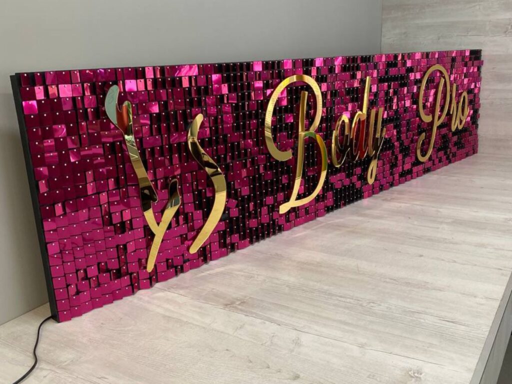 Вивіска із паєток Body Pro